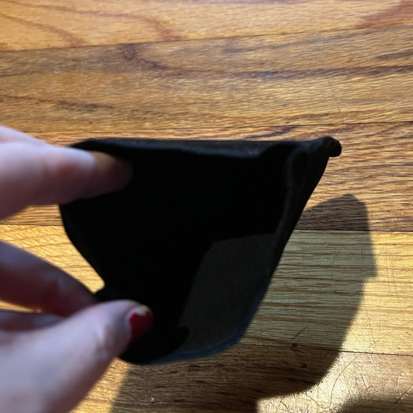 Chanel compact sleeve NWOT - Picture 4 of 5